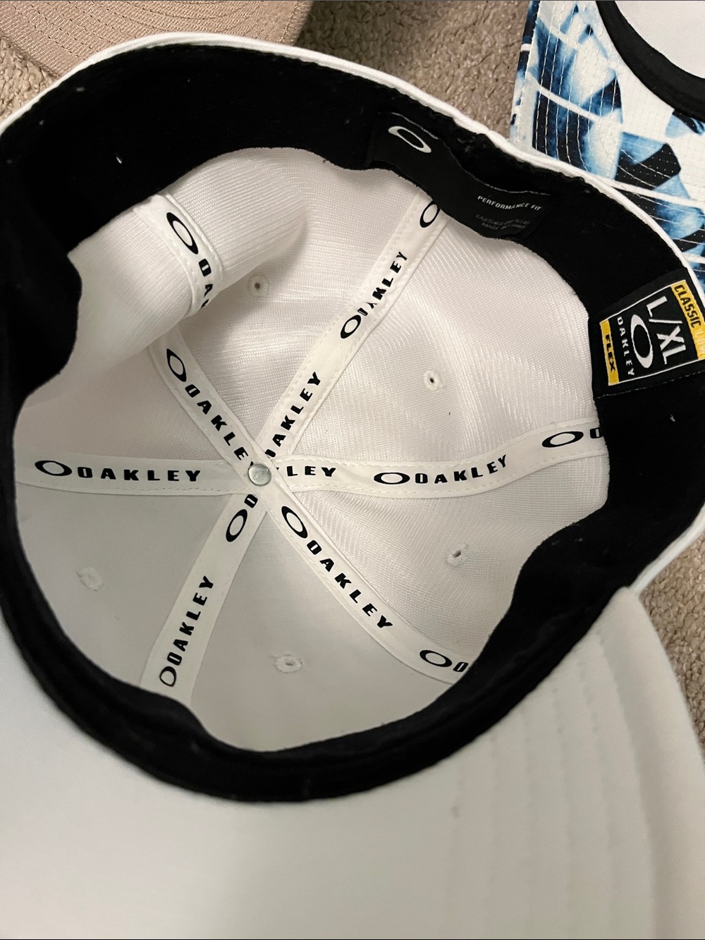 Lot of 3 Oakley Men's Hat with Logo - Picture 9 of 14
